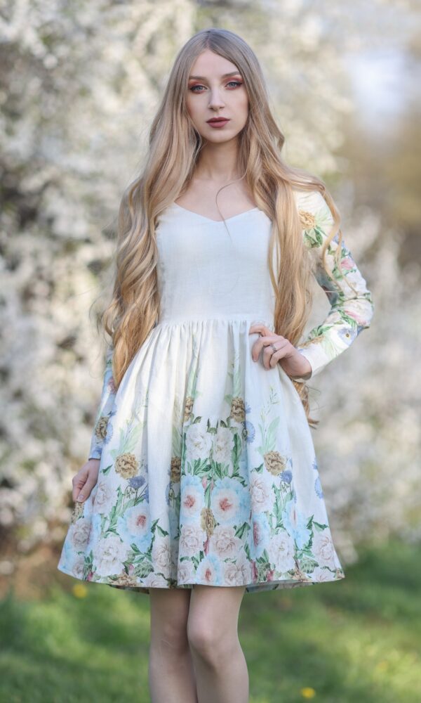 Gardenia - elegant dress with botanical print